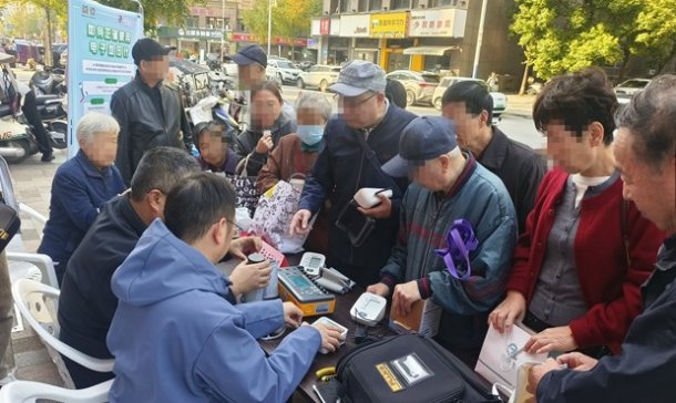 支部联动传暖意，设备护航保安康——我院第四